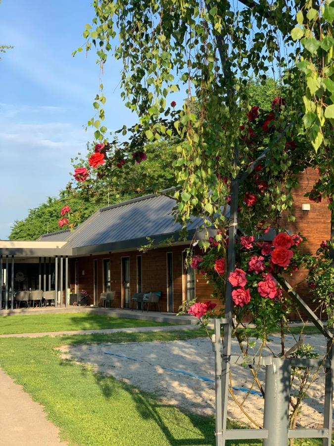 Mohacsi Wellness Vendeghaz Es Lovasklub Hotell Eksteriør bilde